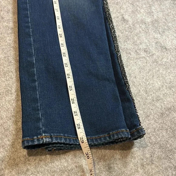 Hudson Nico Cigarette Fit with Unique Metal Detail, Size 28. - Picture 3 of 12